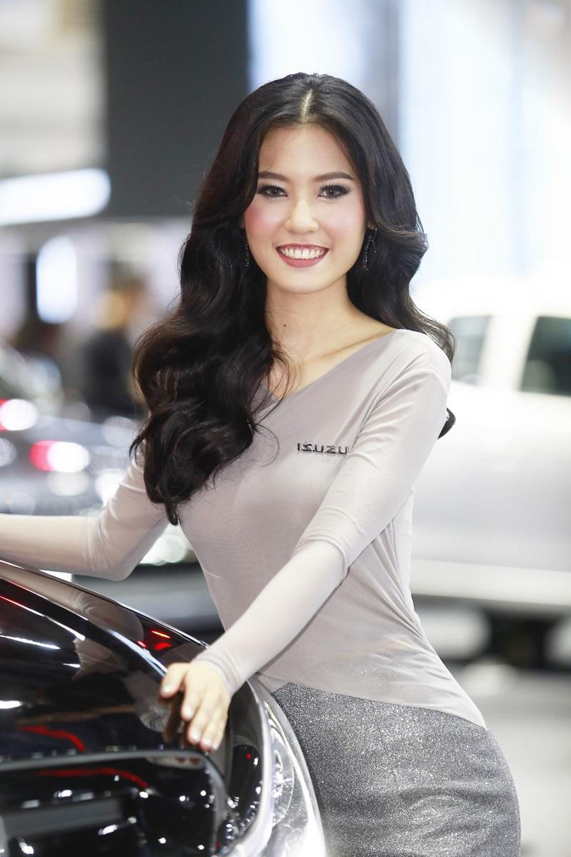 Đốn tim với “khúc nào ra khúc nấy” của dàn gái xinh bên xe đẹp tại triển lãm Thái Lan