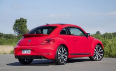 Volkswagen New Beetle E 2016 - Cần bán xe Volkswagen New Beetle E đời 2016, màu đỏ, nhập khẩu nguyên chiếc giá 1 tỷ 499 tr tại Tp.HCM