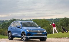 Volkswagen Touareg GP 2016 - Cần bán lại xe Volkswagen Touareg GP đời 2016, màu xanh lam, nhập khẩu chính hãng giá 2 tỷ 745 tr tại Tp.HCM