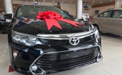 Toyota Camry 2018 - Bán Toyota Camry màu đen, nhiều quà tặng, giá bán cực tốt giá 1 tỷ 300 tr tại Tp.HCM