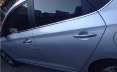 Hyundai Accent 2018 - Cần bán lại xe Hyundai Accent 2018, màu bạc giá 550 triệu tại Đồng Tháp